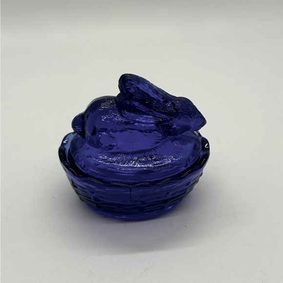 Mini Rabbit on Nest - Picture 2 of 3